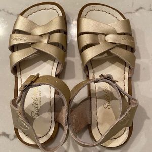 Girls Original Salt Water Sandals, gold, size 11